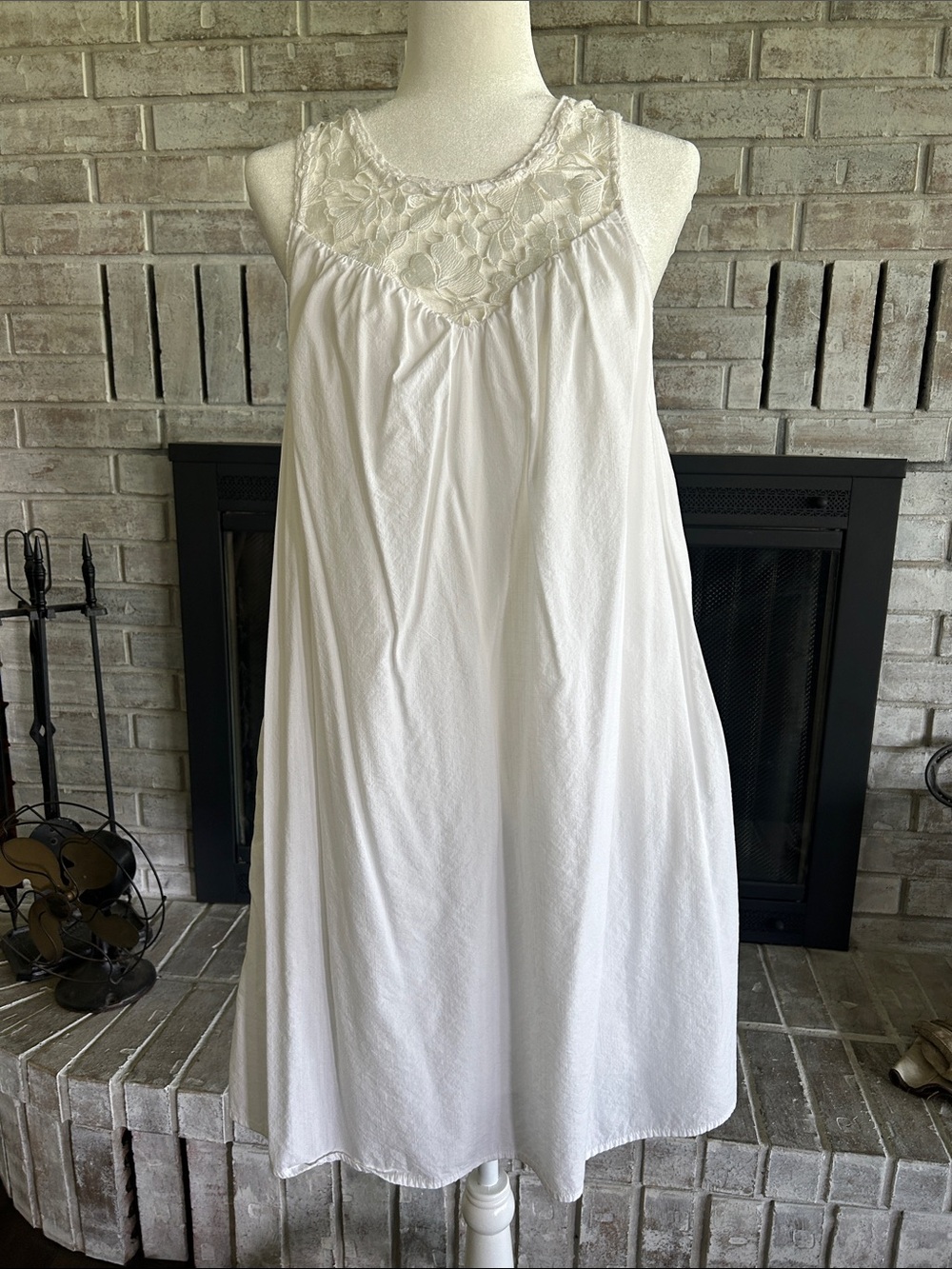 Knox Rose White Lace Yoke Chemise Dress w/ Pockets, Medium